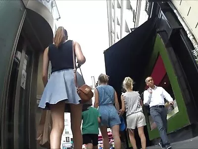 Một clip sex gai nhat cô gái tóc nâu với mái tóc xoăn mở ra